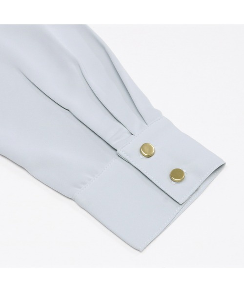 TOKYO SHIRTS（トウキョウシャツ）の「ピンタックビジュー釦 長袖ブラウス（シャツ/ブラウス・レディース・ライトカーキ/グレイッシュブルー・LL/L/M）」の12枚目の写真