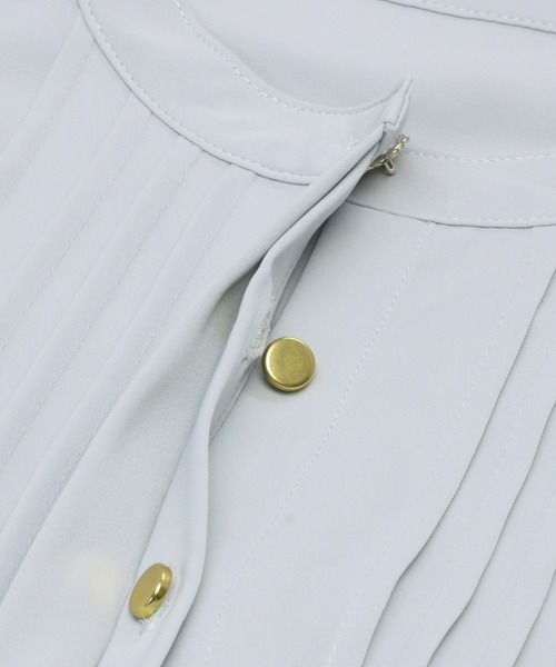TOKYO SHIRTS（トウキョウシャツ）の「ピンタックビジュー釦 長袖ブラウス（シャツ/ブラウス・レディース・ライトカーキ/グレイッシュブルー・LL/L/M）」の11枚目の写真