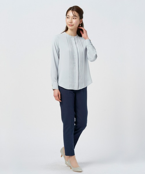 TOKYO SHIRTS（トウキョウシャツ）の「ピンタックビジュー釦 長袖ブラウス（シャツ/ブラウス・レディース・ライトカーキ/グレイッシュブルー・LL/L/M）」の4枚目の写真