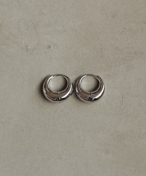 bonu.（ボヌ）の「【silver925】ボリュームフープピアス（ピアス（両耳用）・レディース・シルバー/ゴールド・FREE）」の2枚目の写真