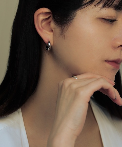bonu.（ボヌ）の「【silver925】ボリュームフープピアス（ピアス（両耳用）・レディース・シルバー/ゴールド・FREE）」の9枚目の写真