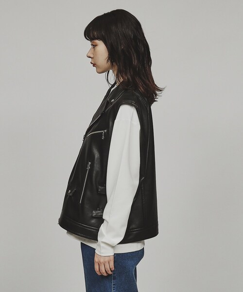 tk.TAKEO KIKUCHI(ティーケータケオキクチ)の「◆シンセティックレザーダブルライダースベスト(ベスト・レディース・ブラック・66)」の4枚目の写真