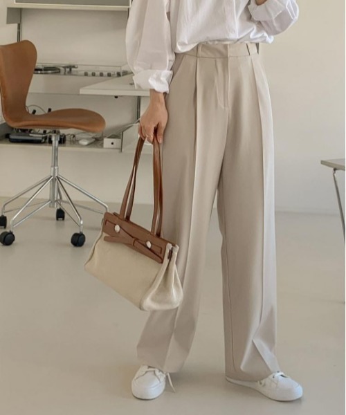 sorule（ソルレ）の「センタープレスタックスラックス（スラックス・レディース・ベージュ/チャコールグレー/アイボリー/ブラック/グリーン・FREE）」の5枚目の写真