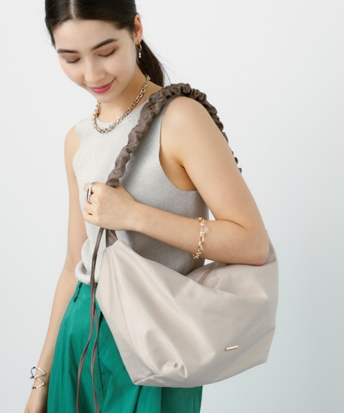 saloon(サルーン)の「SALOON(サルーン)/ アソートギャザーショルダ-バッグ(ショルダーバッグ・レディース・ブラック系その他/アイボリー/ブラック/ライトベージュ/ライトグリーン・FREE)」の5枚目の写真
