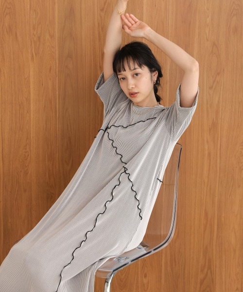 Bab(バブ)の「【S・Mサイズ展開】メロウ切替ストライププリーツワンピース(ワンピース・レディース・チャコールグレー/アイボリー/モカ・S/M)」の6枚目の写真