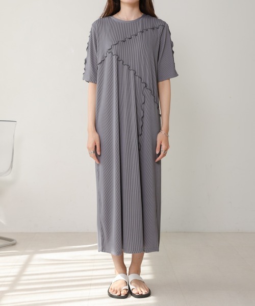 Bab(バブ)の「【S・Mサイズ展開】メロウ切替ストライププリーツワンピース(ワンピース・レディース・チャコールグレー/アイボリー/モカ・S/M)」の10枚目の写真