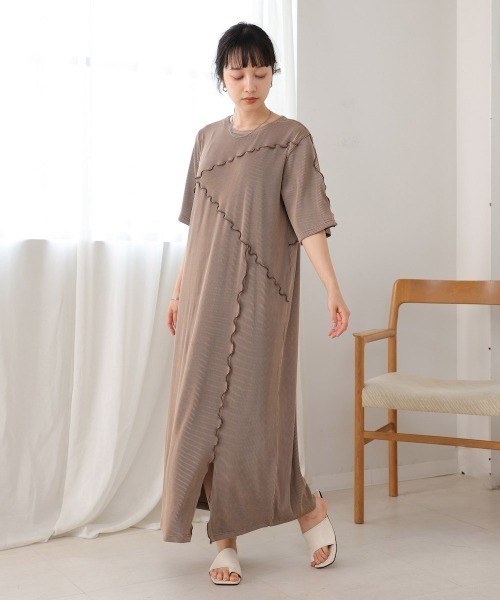 Bab(バブ)の「【S・Mサイズ展開】メロウ切替ストライププリーツワンピース(ワンピース・レディース・チャコールグレー/アイボリー/モカ・S/M)」の8枚目の写真