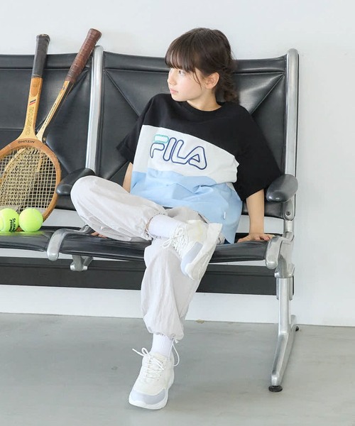 FILA（フィラ）の「FILAコラボ／切り替えT半袖/117103（Tシャツ/カットソー・キッズ・ブラック×ブルー/ブラック×ホワイト・130cm/140cm/150cm/160cm/170cm）」の2枚目の写真