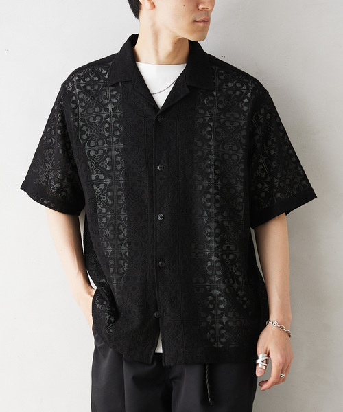 JOURNAL STANDARD relume(ジャーナルスタンダード レリューム)の「アラベスクレース フラワーオープンカラー半袖シャツ(シャツ/ブラウス・メンズ・ホワイト/ベージュ系その他/ブラック・MEDIUM/LARGE)」の2枚目の写真