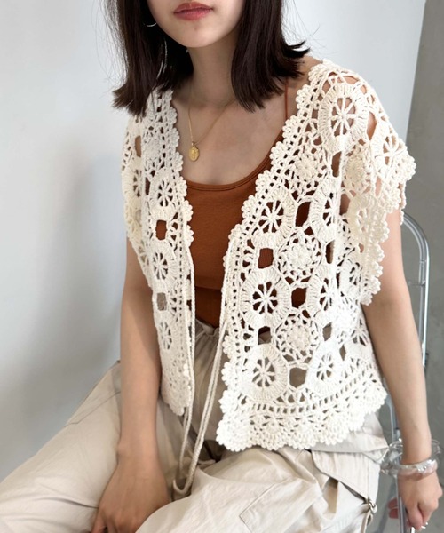 archives（アルシーヴ）の「２ｗａｙかぎ針ノースリニット（ニット/セーター・レディース・ブラック/アイボリー/グリーン/オレンジ・MEDIUM）」の3枚目の写真