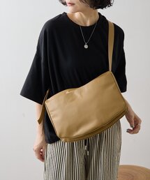 ear PAPILLONNER（イアパピヨネ）の「《本革/470g》スワロ―マチショルダーバッグ（ショルダーバッグ）」