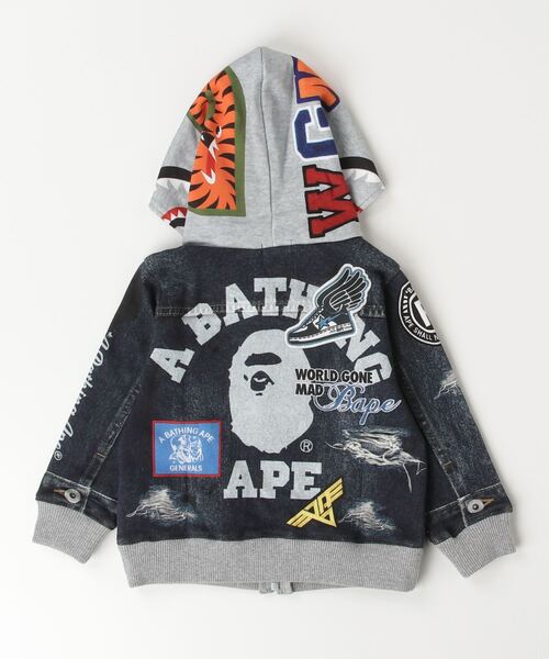 A BATHING APE（アベイシングエイプ）の「SHARK BAPE EMBLEM