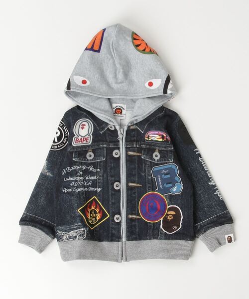 A BATHING APE（アベイシングエイプ）の「SHARK BAPE EMBLEM