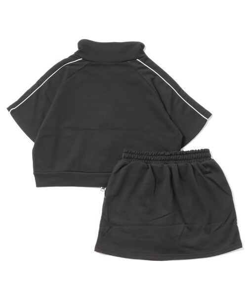 GORGE(ゴージ)の「《ライン入り×スポーティ》レディース 裏毛スウェット セットアップ ジップアップ+ショートパンツ 上下セット 春夏秋(ワンピース・レディース・アイボリー/ブラック・F)」の14枚目の写真