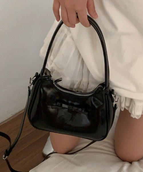 [韓国人気] SQUARE LINE★RORO SHOULDER BAG★ショルダーバッグ 韓国人気] SQUARE LINE☆RORO SHOULDER BAG☆ショルダーバッグ