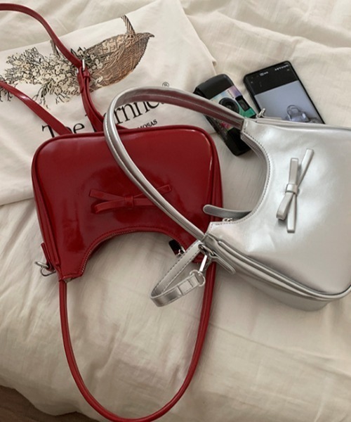 Vipoa（ヴィポア）の「ribbon square bag（ショルダーバッグ・レディース・シルバー/ホワイト/ブラウン/レッド/ブラック・FREE）」の13枚目の写真