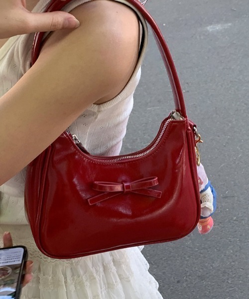 Vipoa（ヴィポア）の「ribbon square bag（ショルダーバッグ・レディース・シルバー/ホワイト/ブラウン/レッド/ブラック・FREE）」の16枚目の写真