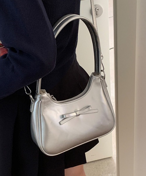 Vipoa（ヴィポア）の「ribbon square bag（ショルダーバッグ・レディース・シルバー/ホワイト/ブラウン/レッド/ブラック・FREE）」の6枚目の写真