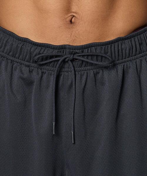 UNDER ARMOUR(アンダーアーマー)の「UAベースライン メッシュショーツ(バスケットボール/メンズ)(その他パンツ・メンズ・ブラック・XL/L/M/S)」の6枚目の写真