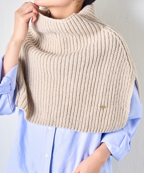 PAPILLONNER（パピヨネ）の「ショートニットポンチョ（マフラー・レディース・ボルドー/カーキ/ベージュ・FREE）」の11枚目の写真