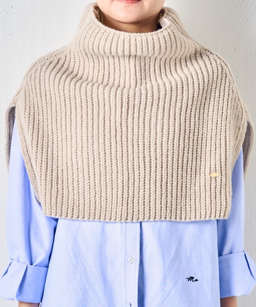 PAPILLONNER（パピヨネ）の「ショートニットポンチョ（マフラー・レディース・ボルドー/カーキ/ベージュ・FREE）」の13枚目の写真