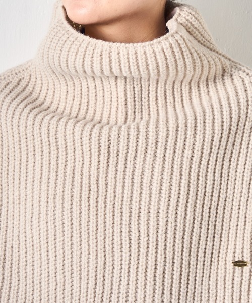 PAPILLONNER（パピヨネ）の「ショートニットポンチョ（マフラー・レディース・ボルドー/カーキ/ベージュ・FREE）」の6枚目の写真