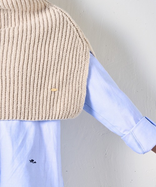 PAPILLONNER（パピヨネ）の「ショートニットポンチョ（マフラー・レディース・ボルドー/カーキ/ベージュ・FREE）」の7枚目の写真