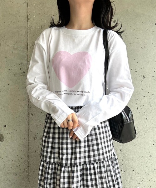 cuorequal(クオレコール)の「pinkハートロングTシャツ(Tシャツ/カットソー・レディース・ホワイト・MEDIUM)」の1枚目の写真