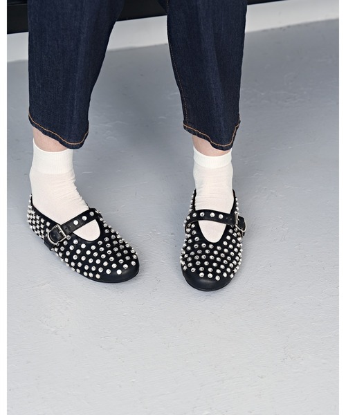 Emma Francis（エマフランシス）の「スタッズ メリージェーン（パンプス・レディース・ブラック/アイボリー・22.5cm/23.5cm/24.5cm/23.0cm/24.0cm/25.0cm/22.0cm）」の18枚目の写真