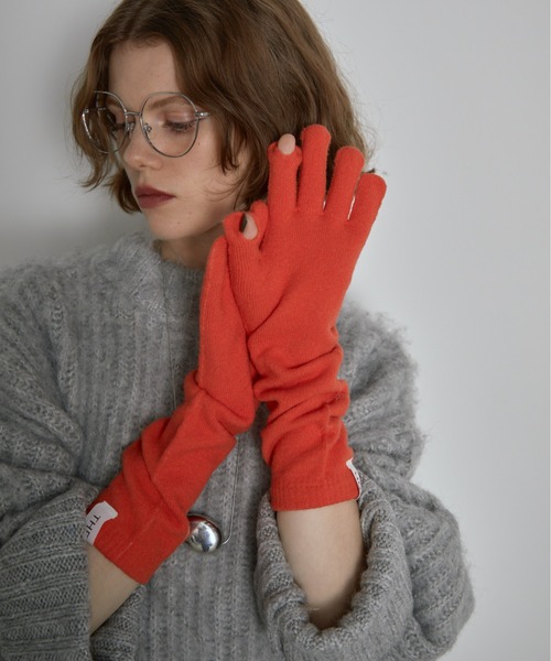 【関税込み】TOTEME タン ニット ロンググローブ toteme(トーテムスウェーデン) 手袋(レディース) - 海外通販のBUYMA