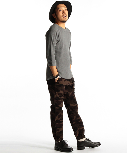 B:MING by BEAMS（ビーミングバイビームス）の「ビーミング by ビームス / ストレッチモールスキンクライミングパンツ（その他パンツ・メンズ・グレー/ネイビー/その他1・MEDIUM/LARGE/X-LARGE/SMALL）」の15枚目の写真