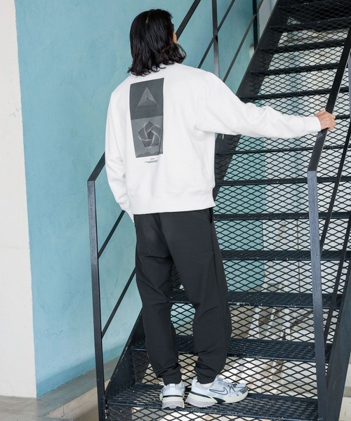 HEREIAM（ヘレイアム）の「【HEREIAM MEN】COSMO裏起毛クルーネック（スウェット・メンズ・ブラック/ラベンダー/オフホワイト・LARGE/MEDIUM）」の5枚目の写真