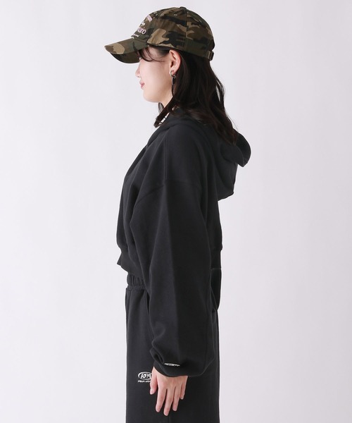repipi armario(レピピ アルマリオ)の「ショートZIPフーディー(パーカー・キッズ・ピンク/ブラック/チャコールグレー・LARGE/MEDIUM/SMALL)」の8枚目の写真