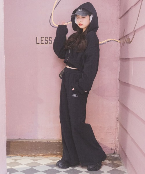 repipi armario(レピピ アルマリオ)の「ショートZIPフーディー(パーカー・キッズ・ピンク/ブラック/チャコールグレー・LARGE/MEDIUM/SMALL)」の21枚目の写真