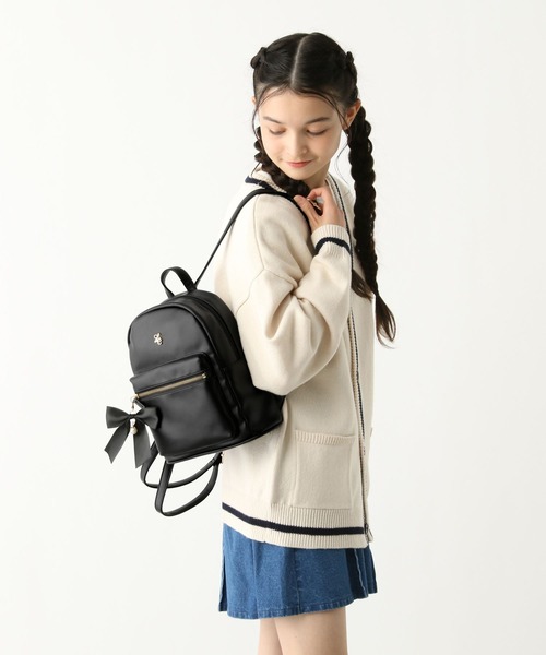 GLOBAL WORK(グローバルワーク)の「リボン付きPUリュック/288536(バックパック/リュック・キッズ・アイボリー/ブラック・ONE SIZE)」の5枚目の写真