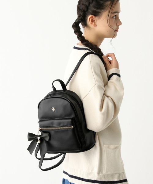 GLOBAL WORK(グローバルワーク)の「リボン付きPUリュック/288536(バックパック/リュック・キッズ・アイボリー/ブラック・ONE SIZE)」の6枚目の写真