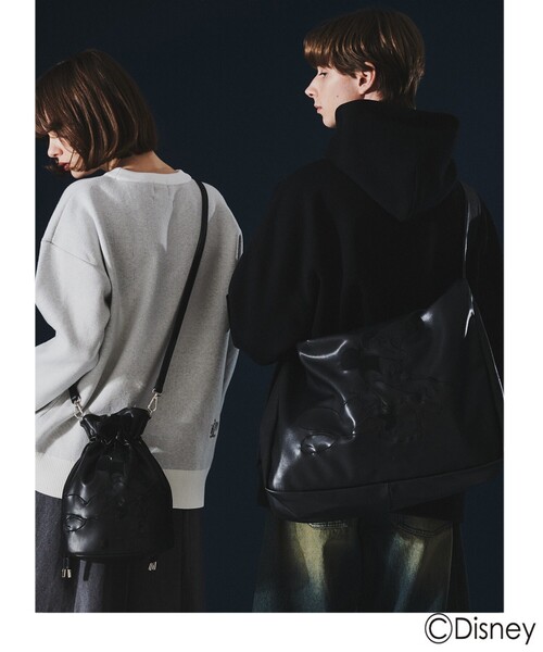 tk.TAKEO KIKUCHI(ティーケータケオキクチ)の「ディズニーカプセルコレクション『ファンタジア』巾着バッグ(ハンドバッグ・メンズ・ブラック・00)」の2枚目の写真