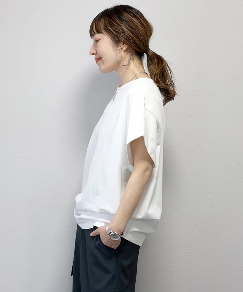 Aletta vita（アレッタビータ）の「【こだわり抜いた大人のカットソー】シルケットスムース重ね袖コクーンプルオーバー（Tシャツ/カットソー・レディース・ブラック/オフホワイト/チャコール・FREE）」の12枚目の写真