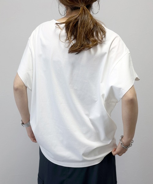 Aletta vita（アレッタビータ）の「【こだわり抜いた大人のカットソー】シルケットスムース重ね袖コクーンプルオーバー（Tシャツ/カットソー・レディース・ブラック/オフホワイト/チャコール・FREE）」の14枚目の写真