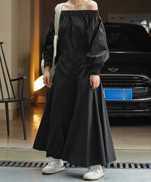 SUWDEE（スーディー）の「off shoulder volume sleeve one piece（ワンピース・レディース・グリーン/ブラック・FREE）」の5枚目の写真