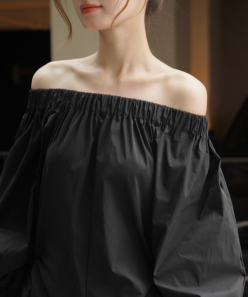 SUWDEE（スーディー）の「off shoulder volume sleeve one piece（ワンピース・レディース・グリーン/ブラック・FREE）」の6枚目の写真