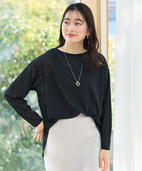 ANY(エニィ)の「シア―ラウンドネックTシャツ(Tシャツ/カットソー・レディース・ブラック系/グリーン系/ライトグレー系/ホワイト系・4)」の3枚目の写真