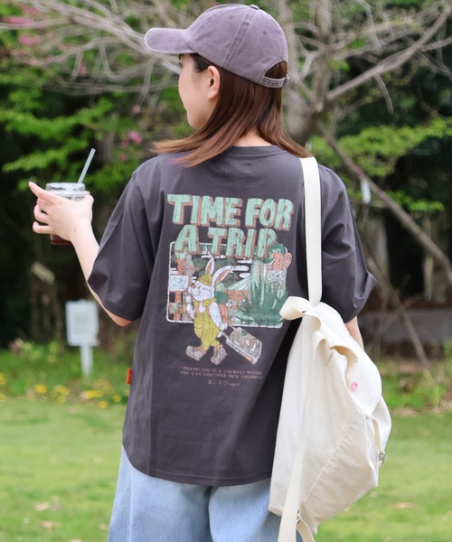KRIFF MAYER Lady's Collection（クリフメイヤーレディースコレクション）の「【綿100%】クリフラビットプリントT（Tシャツ/カットソー・レディース・ブルー/グレー/オフホワイト/コーラル/イエロー/チャコール/カラフル・LARGE/MEDIUM）」の3枚目の写真