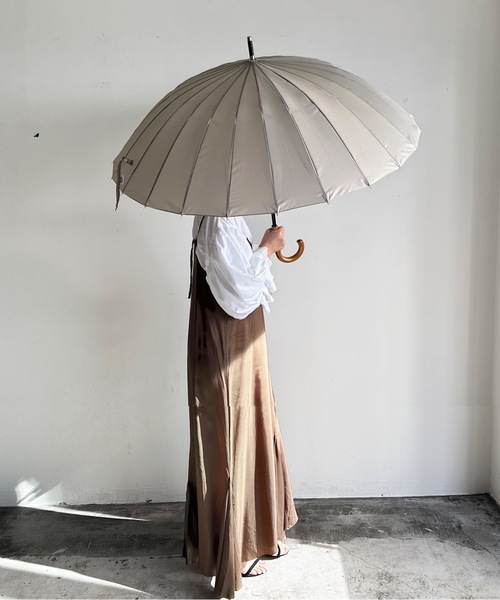 COMMON WARE（コモンウェアー）の「NT:24本骨無地  雨傘 58cm（長傘・レディース・ネイビー/ローズ/グレイッシュベージュ/カーキ・FREE）」の2枚目の写真