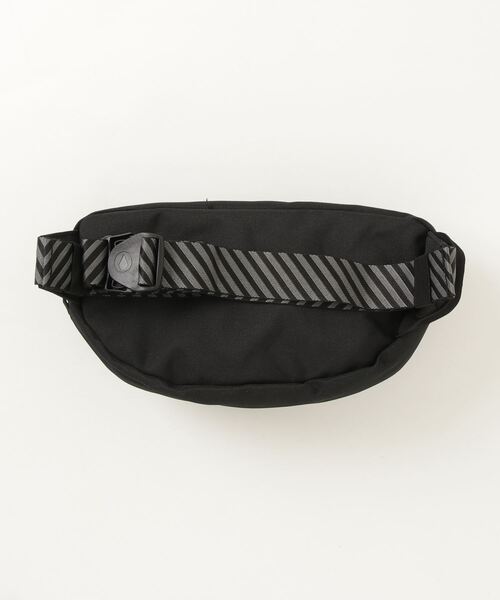 VOLCOM（ボルコム）の「【VOLCOM】 MINI DOS PACK WAIST BAG（ボディバッグ/ウエストポーチ・メンズ・ブラック・O/S）」の2枚目の写真
