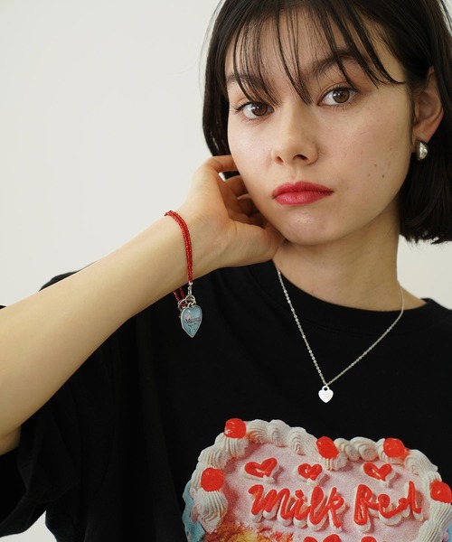 MILKFED.（ミルクフェド）の「BEADS AND HEART CHARMS BRACELET（ブレスレット・レディース・グリーン/レッド/ホワイト・ONE SIZE）」の5枚目の写真