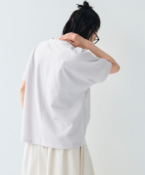 CROSS FUNCTION(クロスファンクション)の「《汗染み防止》正解ドルマンクルーネックTシャツ【CF/クロスファンクション】(Tシャツ/カットソー・レディース・オフホワイト/ライトグレー・L/M/LL)」の7枚目の写真