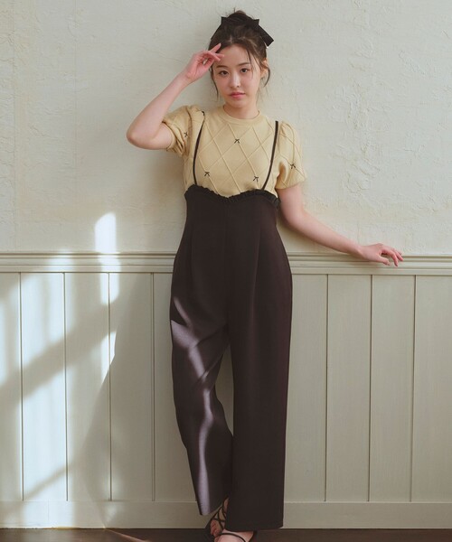 Feroux(フェルゥ)の「フリルデザイン・サス付きパンツ(サロペット/オーバーオール・レディース・ベージュ系/ブラック系・1/2)」の14枚目の写真