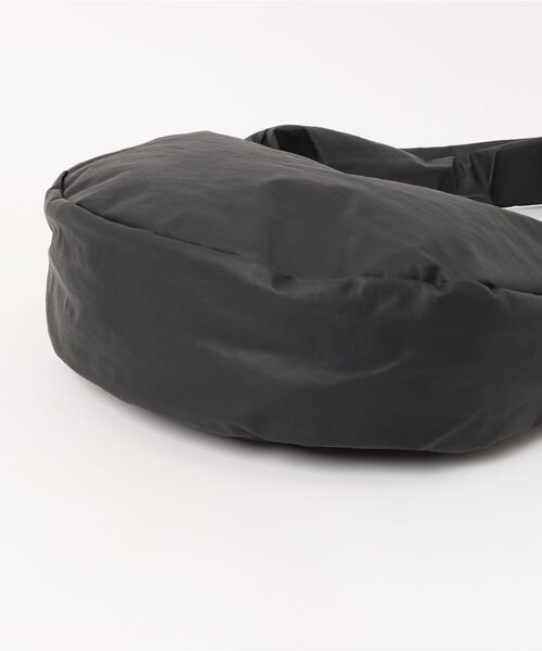 TIDEWAY（タイドウェイ）の「GRIZZLY CRESCENT SHOULDER / M（ショルダーバッグ・レディース・ブラック/グレー/ブラウン・FREE）」の11枚目の写真