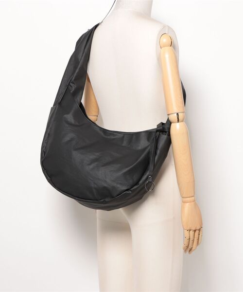 TIDEWAY（タイドウェイ）の「GRIZZLY CRESCENT SHOULDER / M（ショルダーバッグ・レディース・ブラック/グレー/ブラウン・FREE）」の13枚目の写真